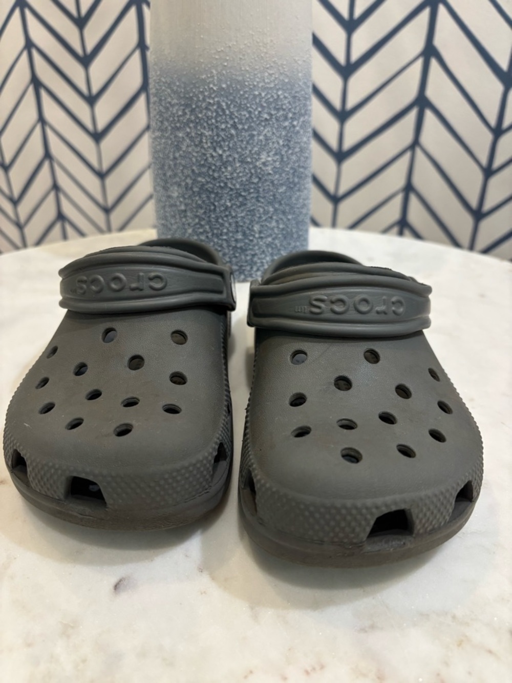 CROCS Kids Classic Clog in Charcoal Gray